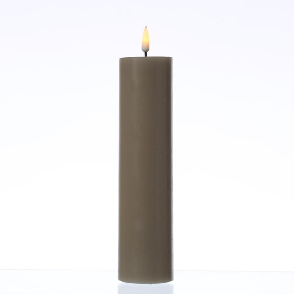 LED Stumpenkerze MIA - Echtwachs - realistische 3D Flamme - H: 20cm - D: 5cm - sand/taupe